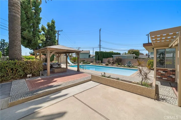 8798 La Casita Avenue, Fountain Valley, California 92708