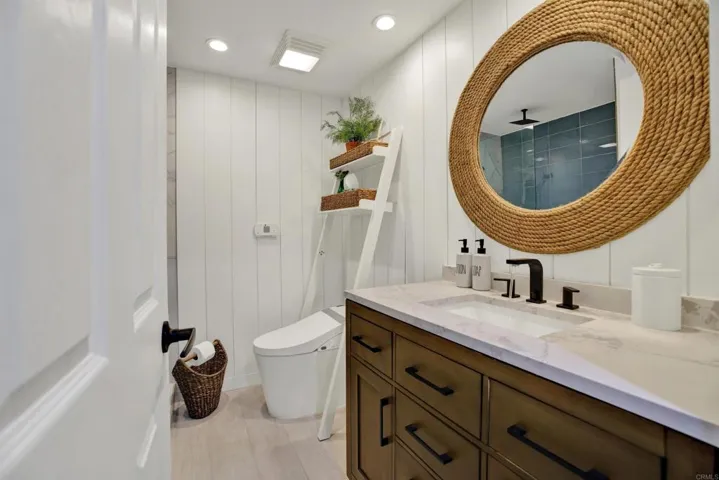 640 W Solana Circle 19, Solana Beach, California 92075