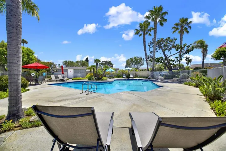 640 W Solana Circle 19, Solana Beach, California 92075