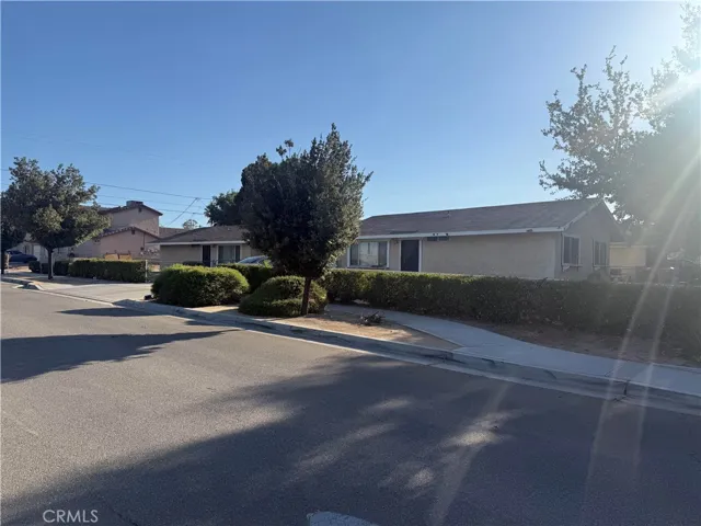 16503 Smoke Tree, Hesperia, California 92345