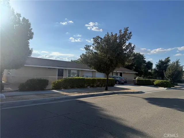 16503 Smoke Tree, Hesperia, California 92345