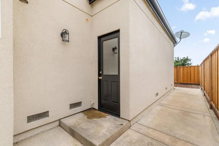 84 Dot Avenue, Campbell, California 95008
