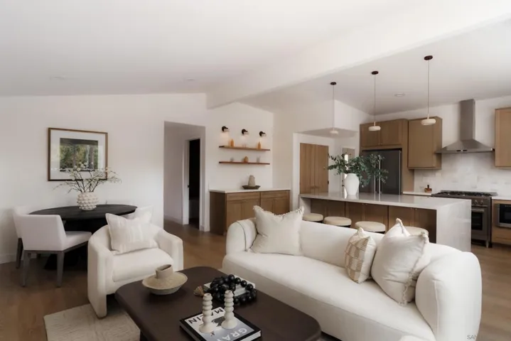 2806 Mission Village Dr, San Diego, California 92123
