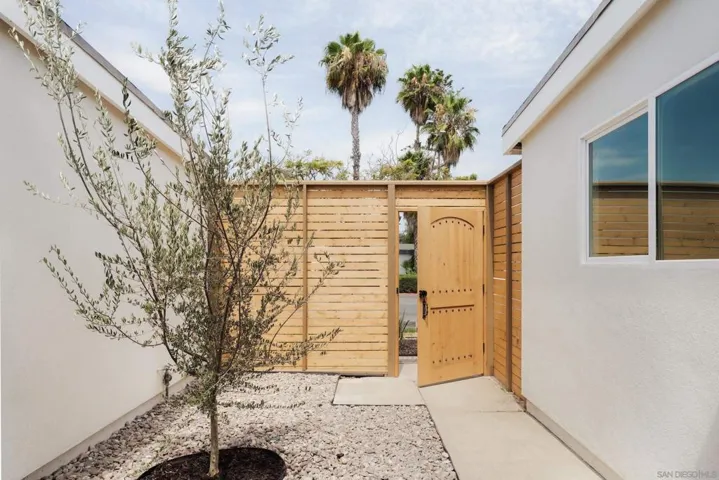 2806 Mission Village Dr, San Diego, California 92123