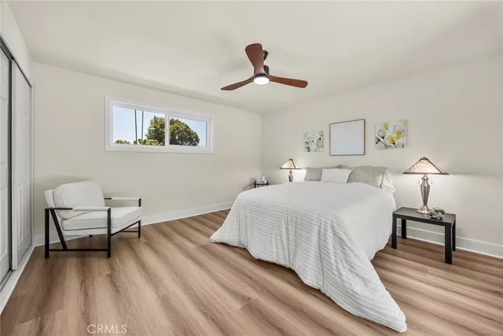 Spacious flex space/bedroom #4
