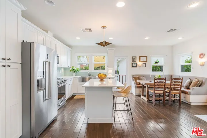 239 N Everett Street, Glendale, California 91206