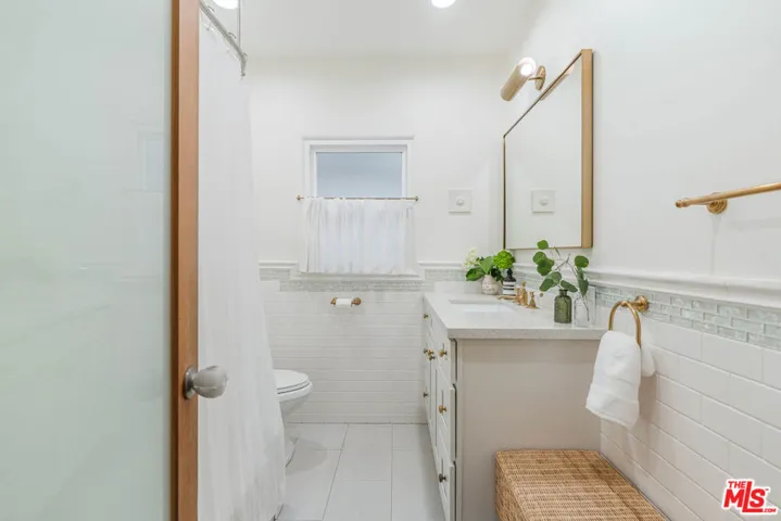 239 N Everett Street, Glendale, California 91206