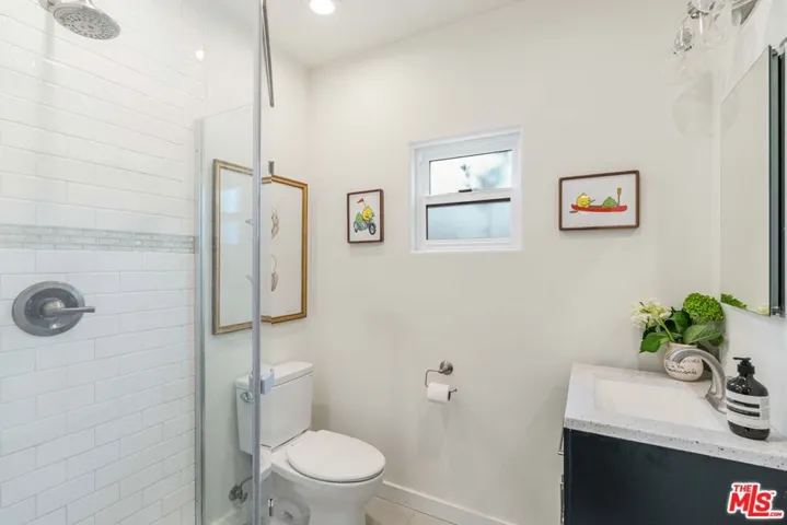 239 N Everett Street, Glendale, California 91206