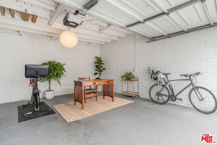 239 N Everett Street, Glendale, California 91206