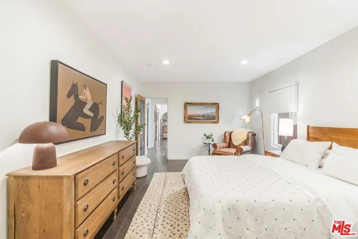 239 N Everett Street, Glendale, California 91206