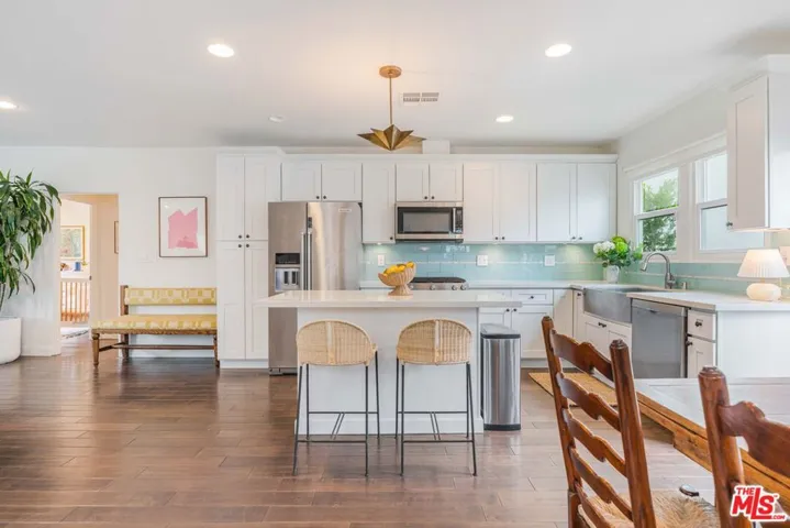 239 N Everett Street, Glendale, California 91206