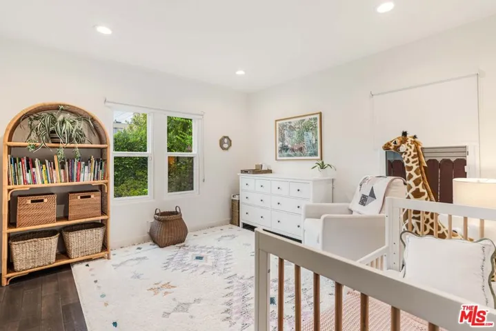 239 N Everett Street, Glendale, California 91206