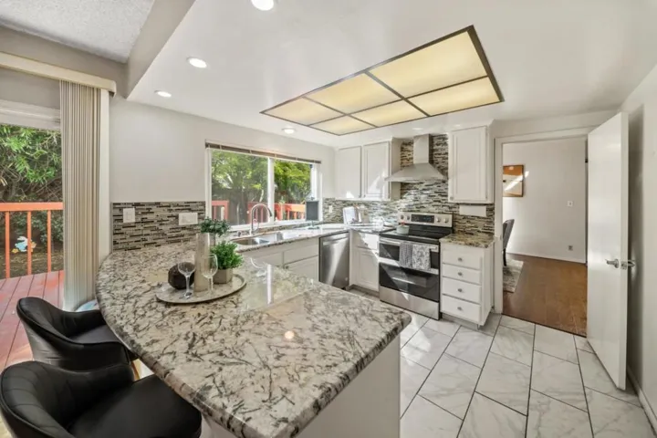 60 Beach Park Boulevard, Foster City, California 94404
