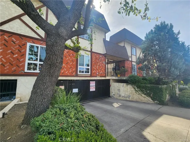 7432 Hazeltine 7, Van Nuys, California 91405