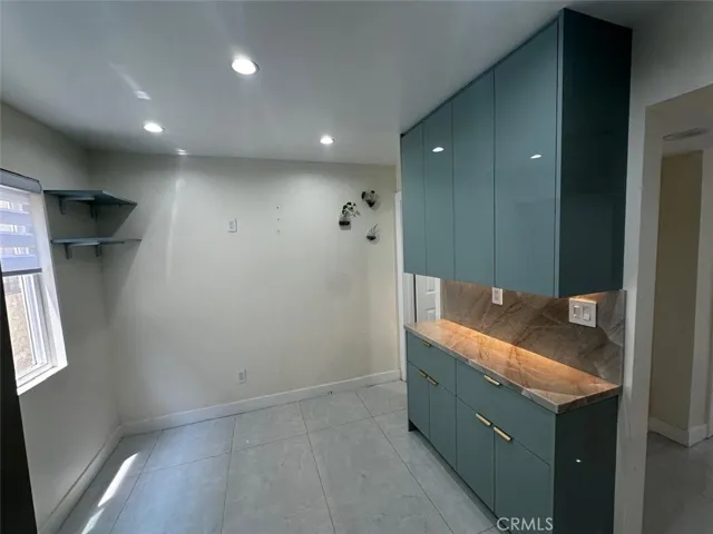 7432 Hazeltine 7, Van Nuys, California 91405