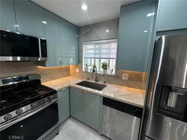 7432 Hazeltine 7, Van Nuys, California 91405