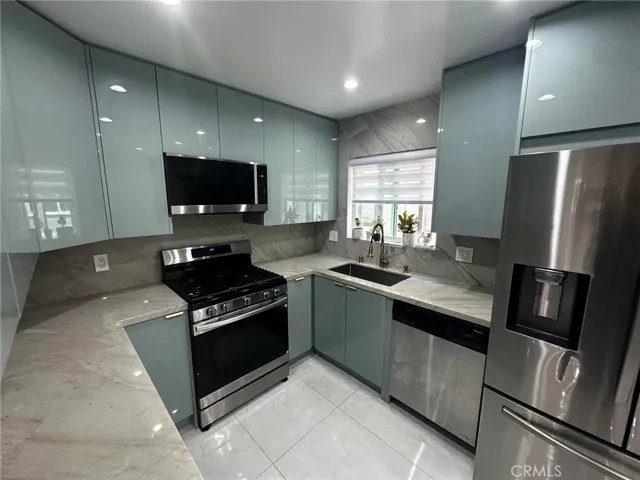 7432 Hazeltine 7, Van Nuys, California 91405