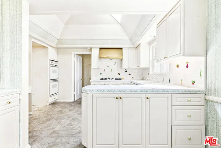 1545 N Doheny Drive, Los Angeles, California 90069