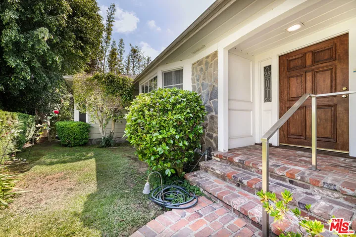 1545 N Doheny Drive, Los Angeles, California 90069
