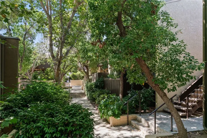 18350 Hatteras Street 267, Tarzana, California 91356