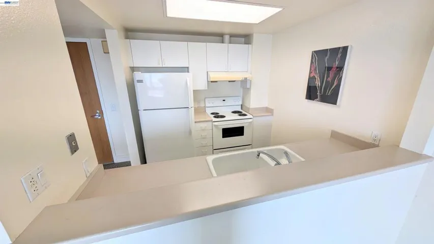 989 Webster St 645, Oakland, California 94607