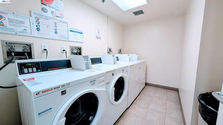 6th floor laundry room