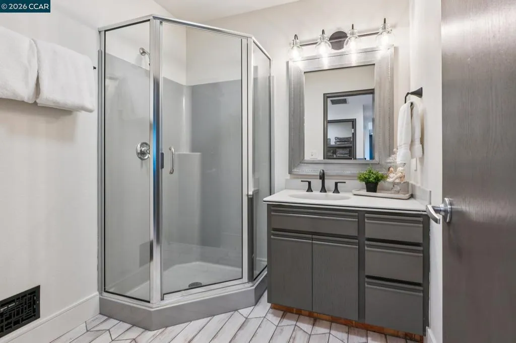 1st level full bathroom (2)
