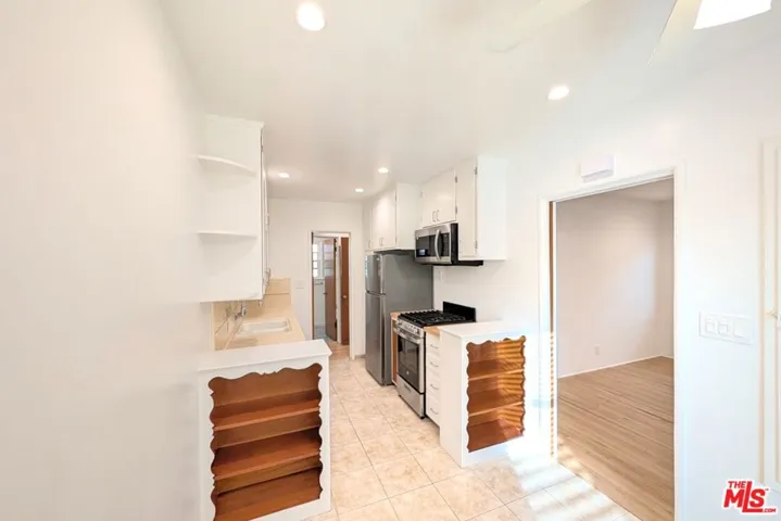 1128 Euclid Street C, Santa Monica, California 90403