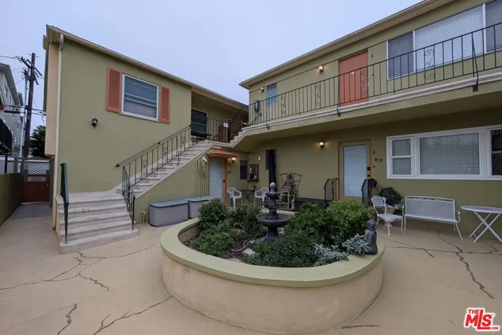 1128 Euclid Street C, Santa Monica, California 90403