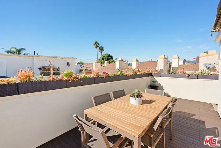 1744 Granville Avenue 105, Los Angeles, California 90025