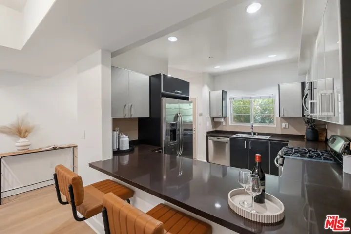 1744 Granville Avenue 105, Los Angeles, California 90025