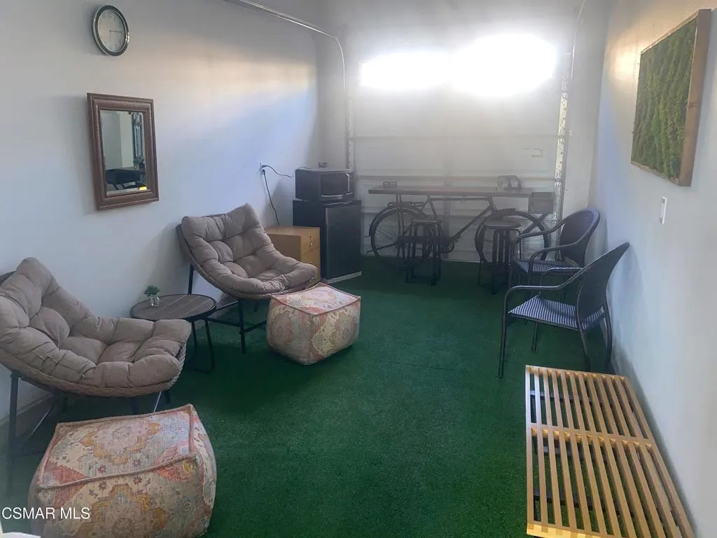 Garage - Breakroom