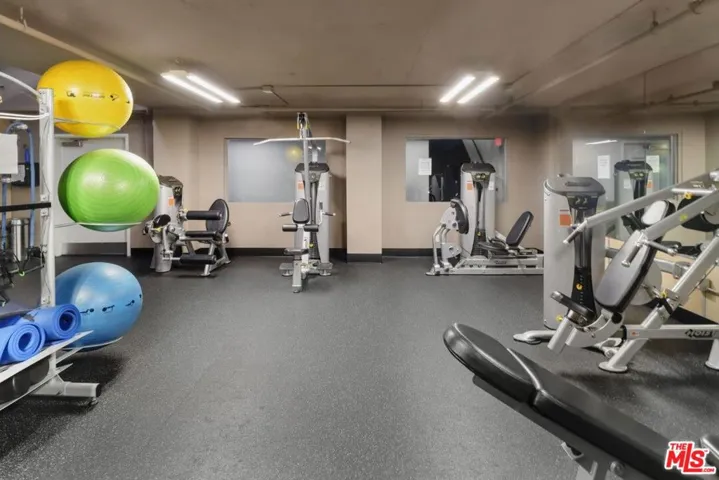 10982 Roebling Avenue 332, Los Angeles, California 90024