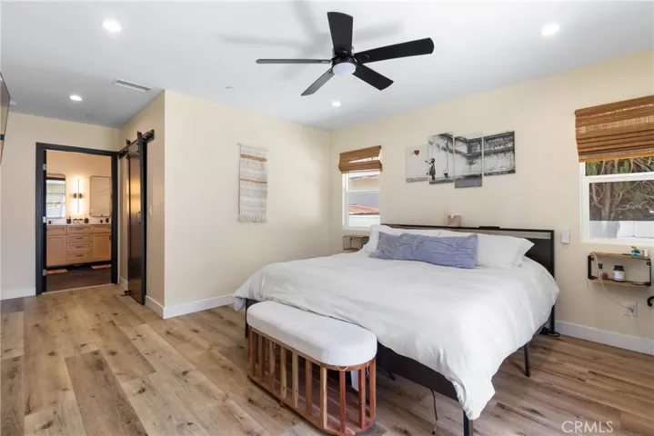 6952 Cozycroft Avenue, Winnetka, California 91306
