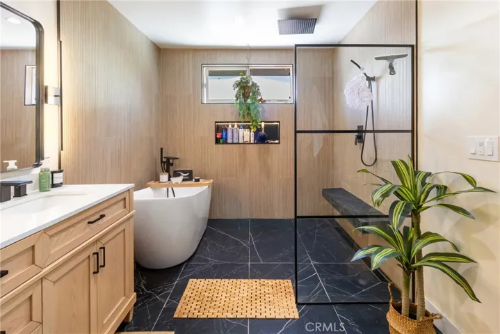 6952 Cozycroft Avenue, Winnetka, California 91306