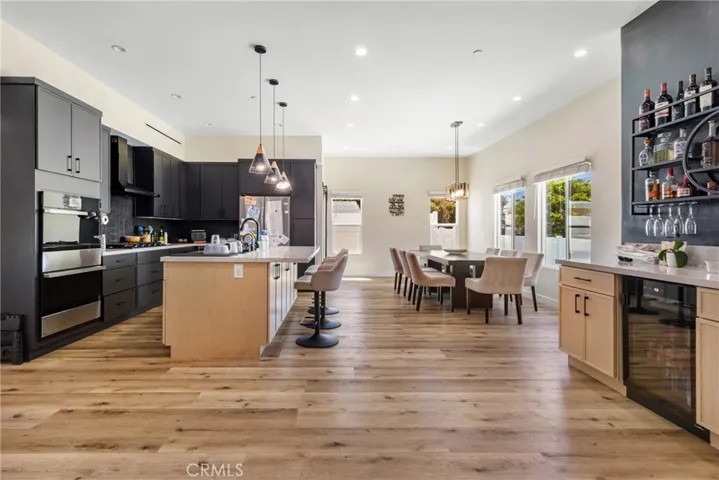 6952 Cozycroft Avenue, Winnetka, California 91306