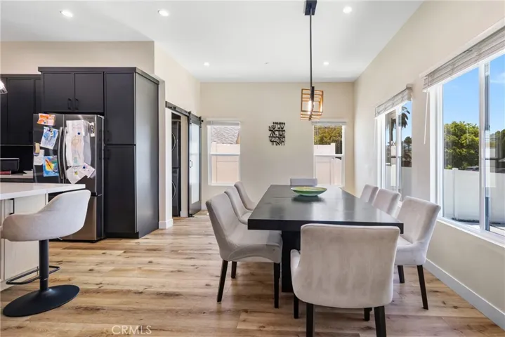 6952 Cozycroft Avenue, Winnetka, California 91306