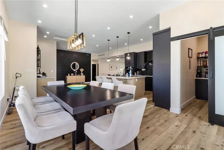 6952 Cozycroft Avenue, Winnetka, California 91306