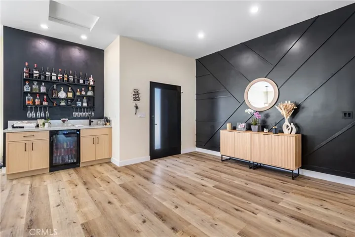 6952 Cozycroft Avenue, Winnetka, California 91306
