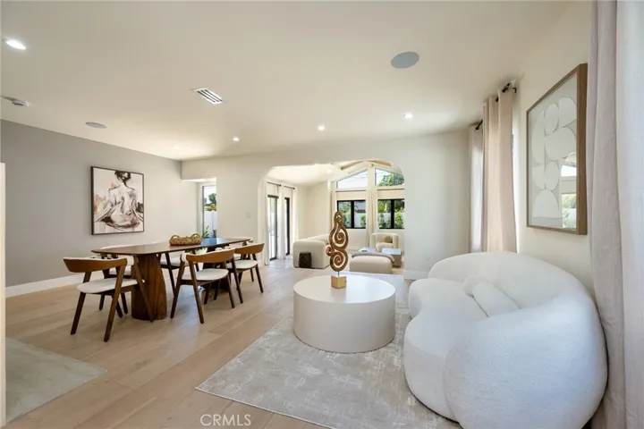 13562 Addison Street, Sherman Oaks, California 91423