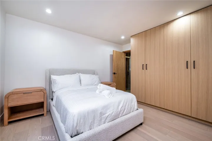 13562 Addison Street, Sherman Oaks, California 91423