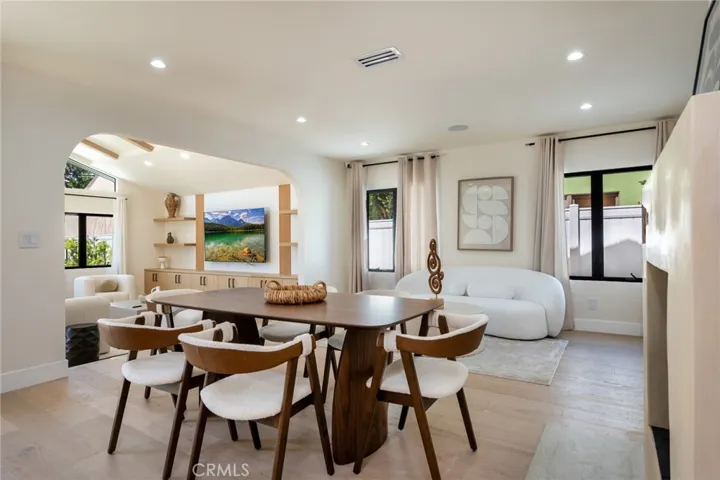 13562 Addison Street, Sherman Oaks, California 91423