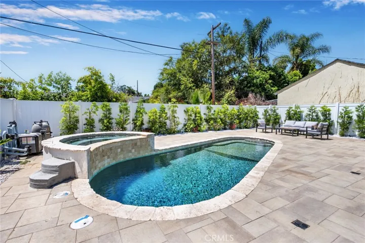13562 Addison Street, Sherman Oaks, California 91423