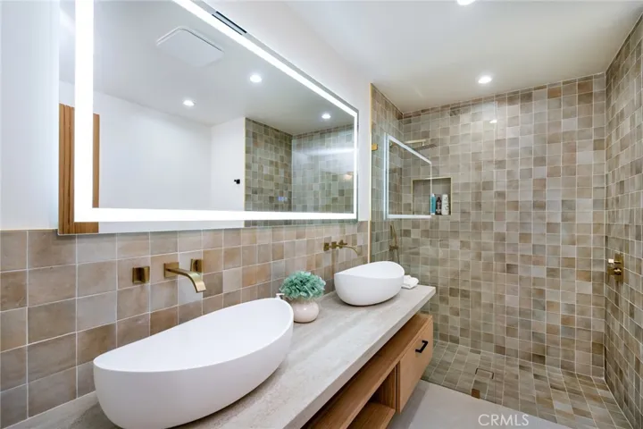 13562 Addison Street, Sherman Oaks, California 91423