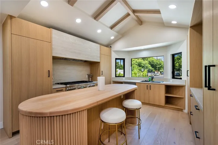 13562 Addison Street, Sherman Oaks, California 91423