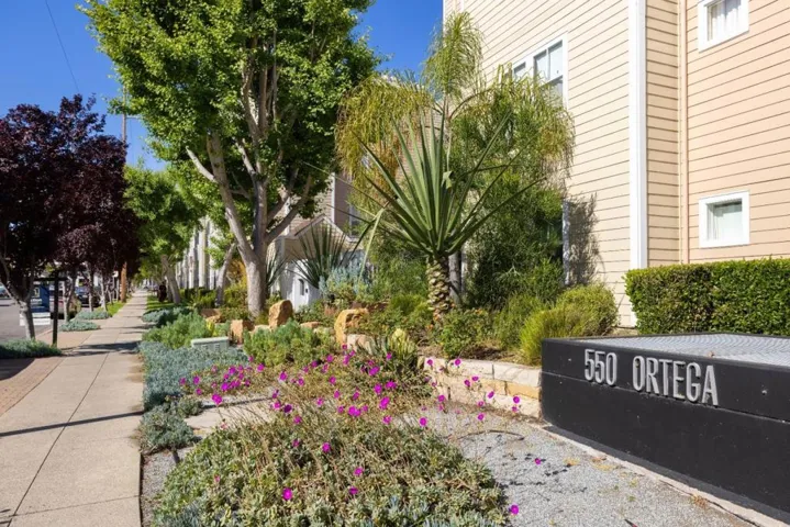 550 Ortega Avenue A214, Mountain View, California 94040
