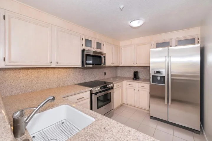 550 Ortega Avenue A214, Mountain View, California 94040