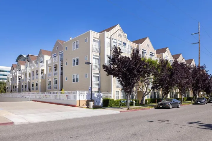 550 Ortega Avenue A214, Mountain View, California 94040