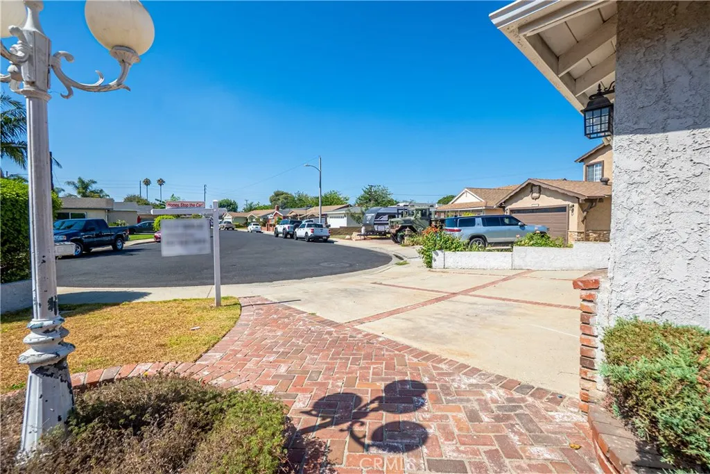 21200 Oakfort Avenue, Carson, California 90745 — photo 4