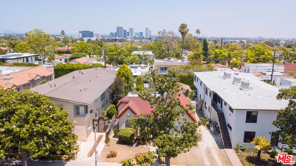 332 S Doheny Dr